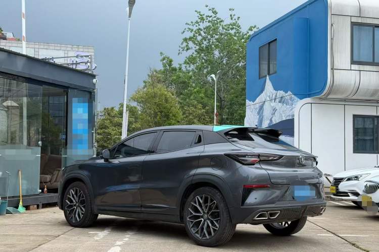 Used CHANGAN UNI-T 2022 1.5T Prestige Version Exterior 5