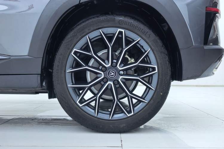 Used CHANGAN UNI-T 2022 1.5T Prestige Version Exterior 6