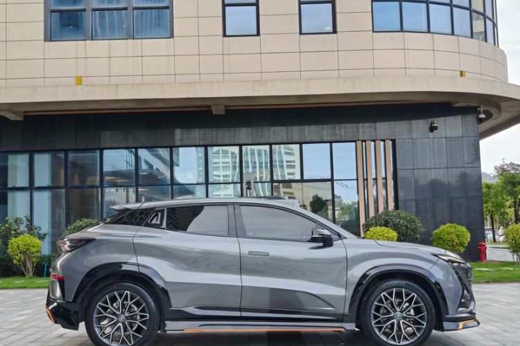 Used CHANGAN UNI-T 2022 1.5T Prestige Version Exterior 7