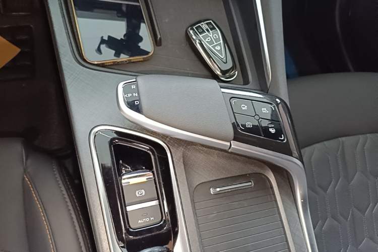 Used CHANGAN UNI-T 2022 1.5T Flagship Edition Gear Lever