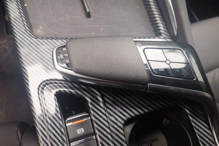 Used CHANGAN UNI-T 2022 1.5T Sport Edition Premium Version Gear Lever