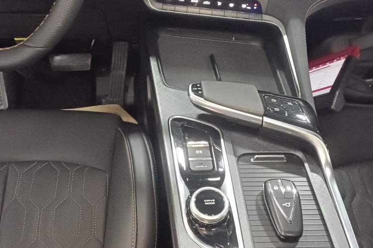 Used CHANGAN UNI-T 2022 1.5T Luxury Edition Gear Lever