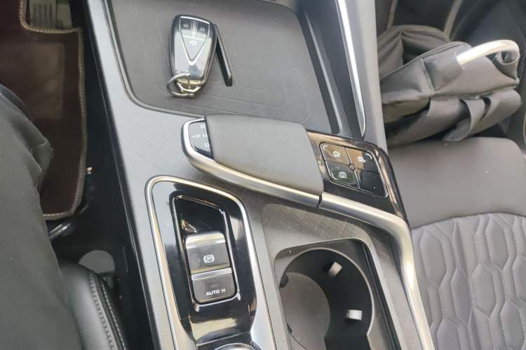 Used CHANGAN UNI-T 2022 1.5T Prestige Version Gear Lever
