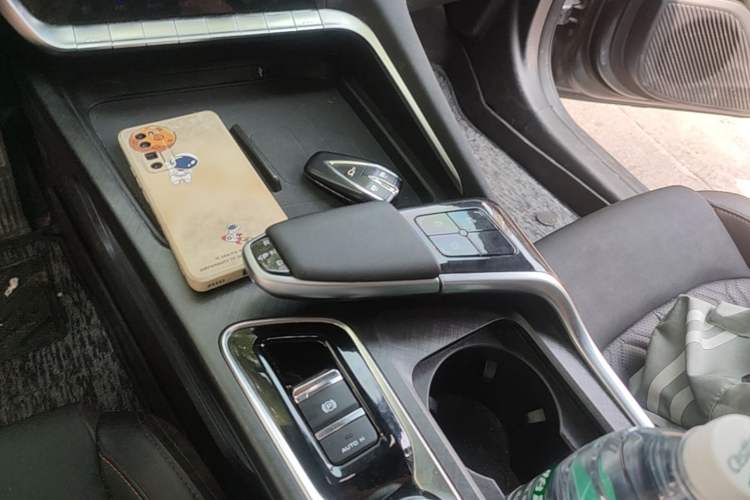 Used CHANGAN UNI-T 2022 1.5T Prestige Version Gear Lever