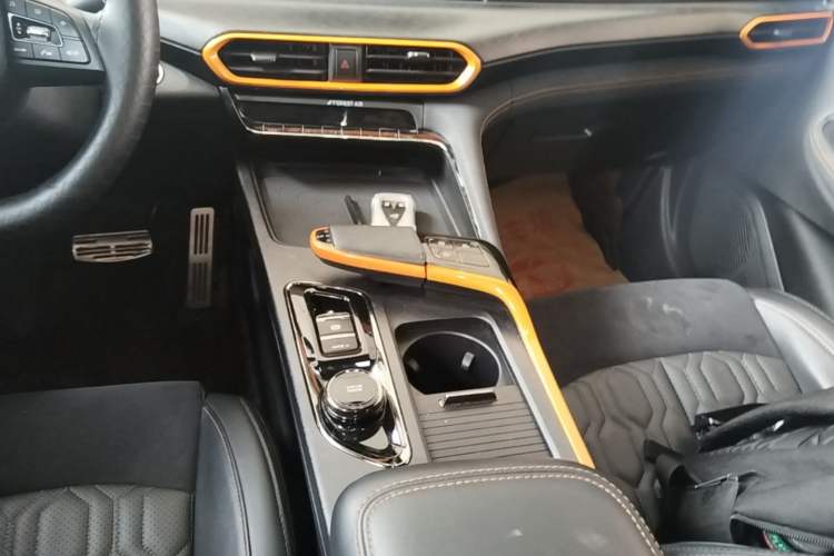 Used CHANGAN UNI-T 2022 2.0T Sport Edition Premium Version Gear Lever
