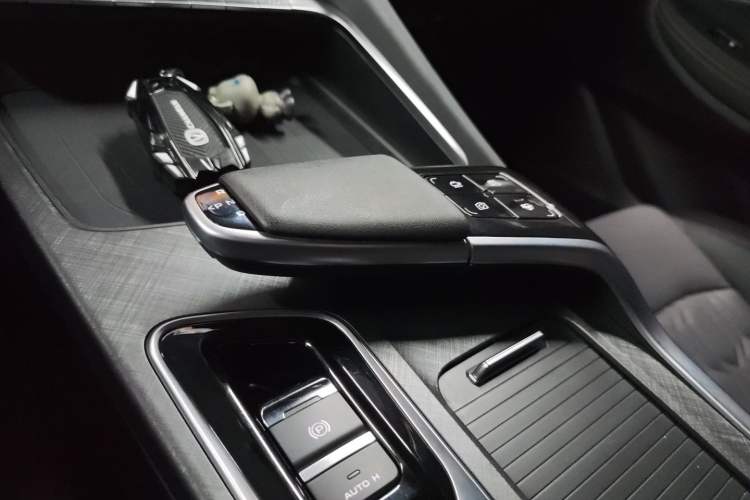 Used CHANGAN UNI-T 2022 1.5T Sport Edition Flagship Version Gear Lever
