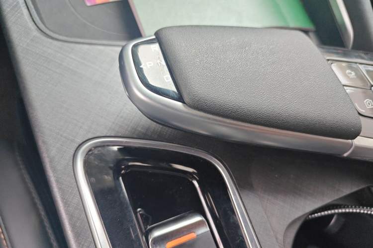 Used CHANGAN UNI-T 2022 1.5T Prestige Version Gear Lever