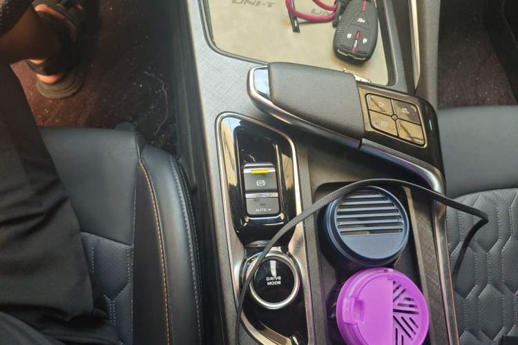 Used CHANGAN UNI-T 2022 1.5T Prestige Version Gear Lever