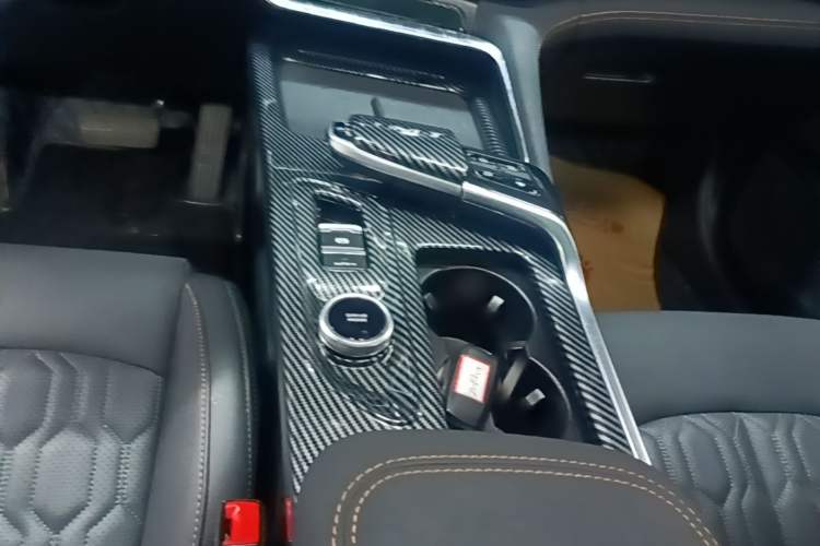 Used CHANGAN UNI-T 2022 1.5T Flagship Edition Gear Lever