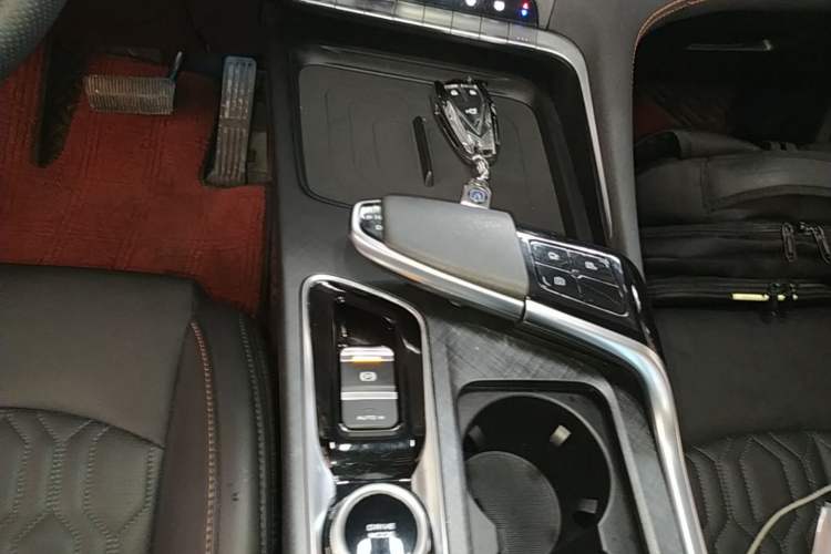 Used CHANGAN UNI-T 2022 1.5T Luxury Edition Gear Lever