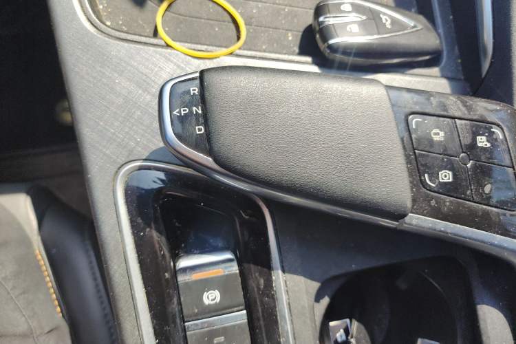Used CHANGAN UNI-T 2022 2.0T Prestige Version Gear Lever