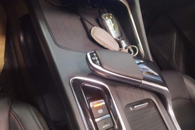 Used CHANGAN UNI-T 2022 1.5T Excellence Model Gear Lever