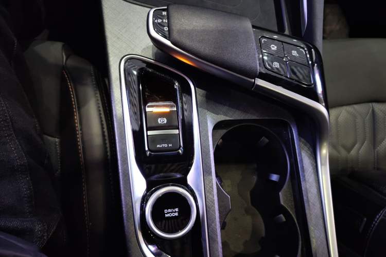 Used CHANGAN UNI-T 2022 1.5T Luxury Edition Gear Lever