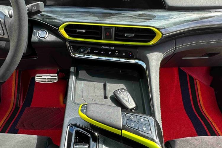 Used CHANGAN UNI-T 2022 1.5T Sport Edition Flagship Version Gear Lever