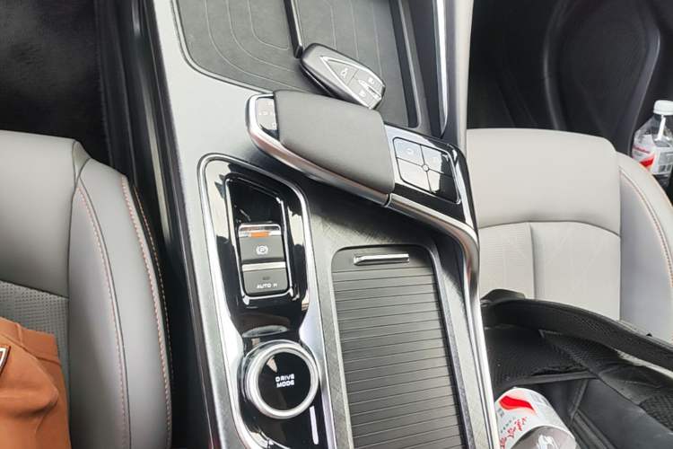 Used CHANGAN UNI-T 2022 1.5T Luxury Edition Gear Lever