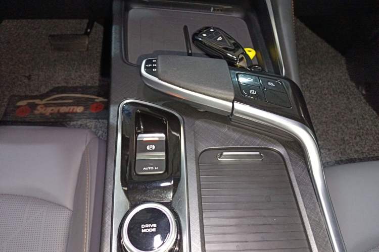 Used CHANGAN UNI-T 2022 1.5T Prestige Version Gear Lever