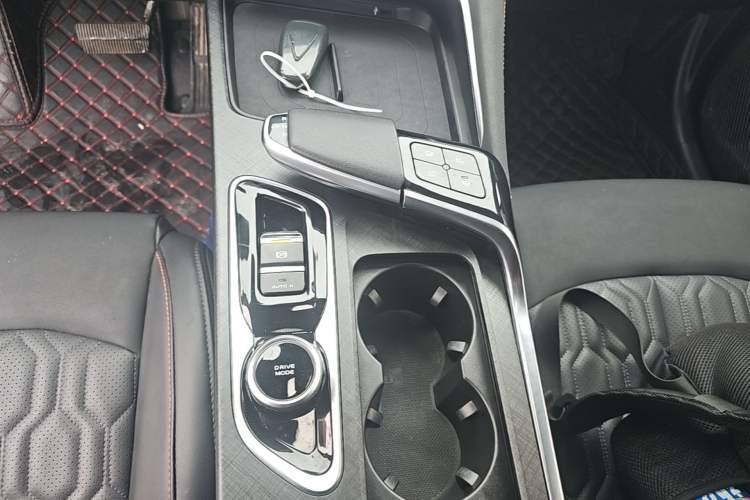 Used CHANGAN UNI-T 2022 1.5T Flagship Edition Gear Lever