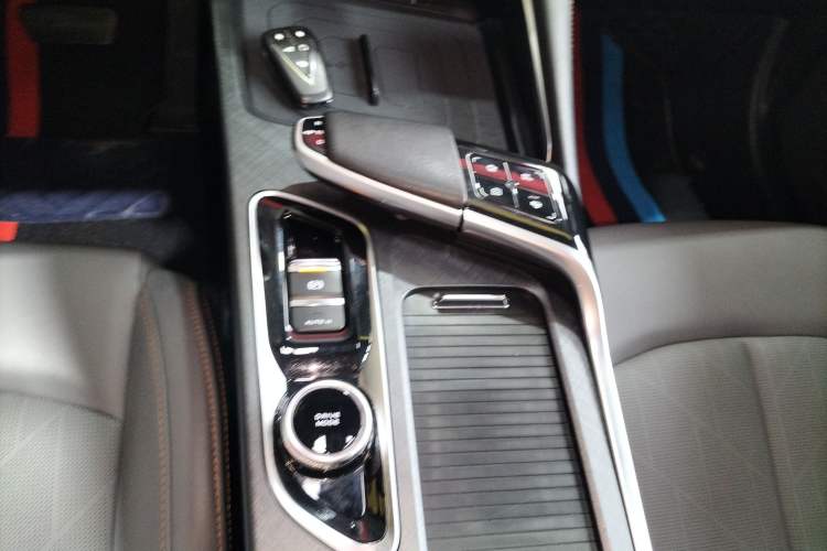 Used CHANGAN UNI-T 2022 1.5T Flagship Edition Gear Lever