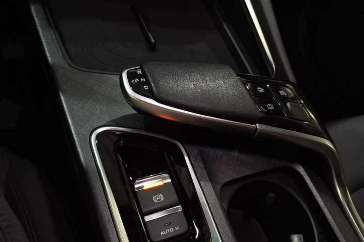 Used CHANGAN UNI-T 2022 1.5T Prestige Version Gear Lever