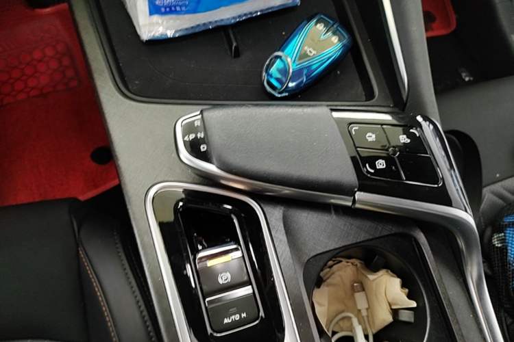 Used CHANGAN UNI-T 2022 2.0T Flagship Edition Gear Lever