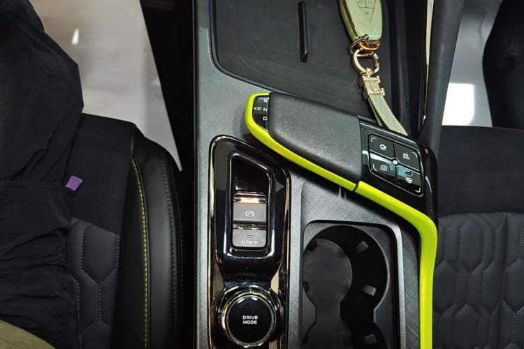 Used CHANGAN UNI-T 2022 1.5T Sport Edition Flagship Version Gear Lever