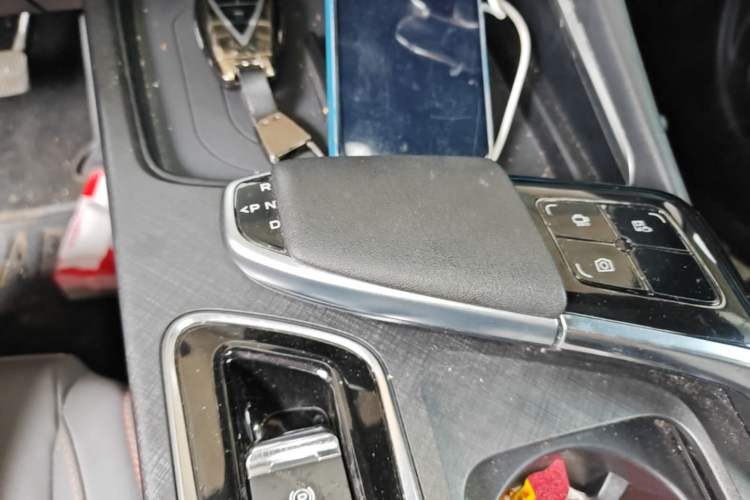 Used CHANGAN UNI-T 2022 1.5T Prestige Version Gear Lever