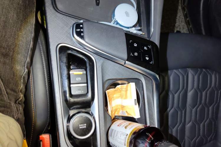 Used CHANGAN UNI-T 2022 1.5T Flagship Edition Gear Lever