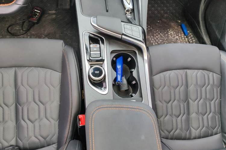 Used CHANGAN UNI-T 2022 1.5T Prestige Version Gear Lever