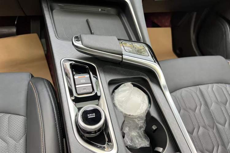 Used CHANGAN UNI-T 2022 1.5T Prestige Version Gear Lever