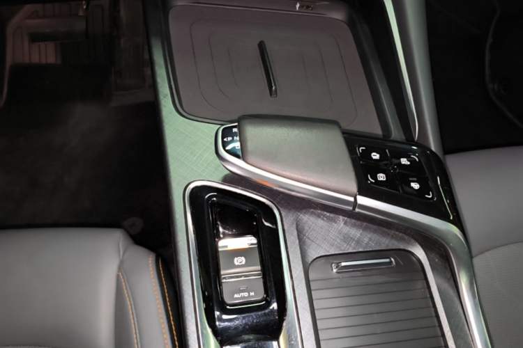 Used CHANGAN UNI-T 2022 1.5T Flagship Edition Gear Lever