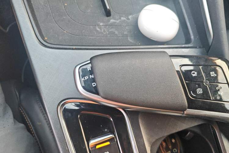 Used CHANGAN UNI-T 2022 1.5T Flagship Edition Gear Lever