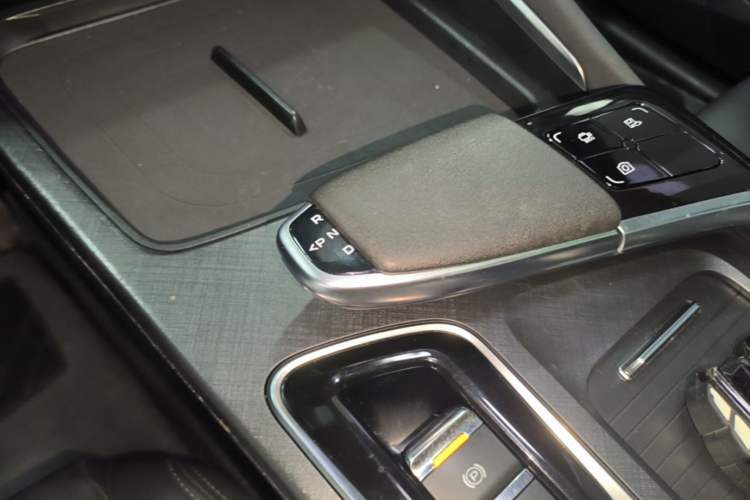 Used CHANGAN UNI-T 2022 1.5T Prestige Version Gear Lever