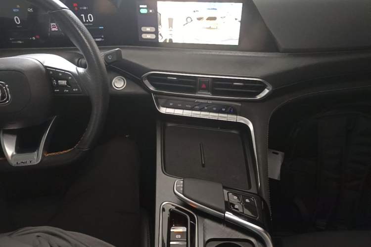 Used CHANGAN UNI-T 2022 1.5T Prestige Version Gear Lever