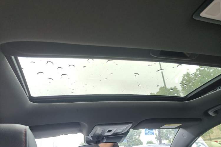 Used CHANGAN UNI-T 2022 1.5T Excellence Model Headliner