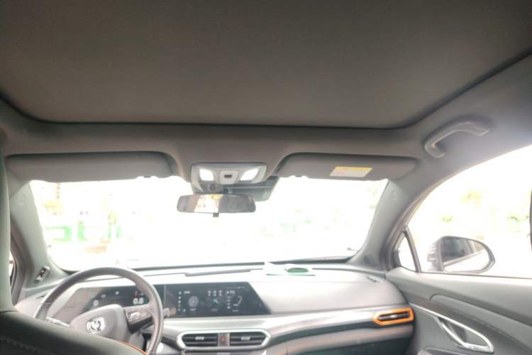 Used CHANGAN UNI-T 2022 1.5T Prestige Version Headliner