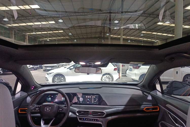 Used CHANGAN UNI-T 2022 1.5T Prestige Version Headliner