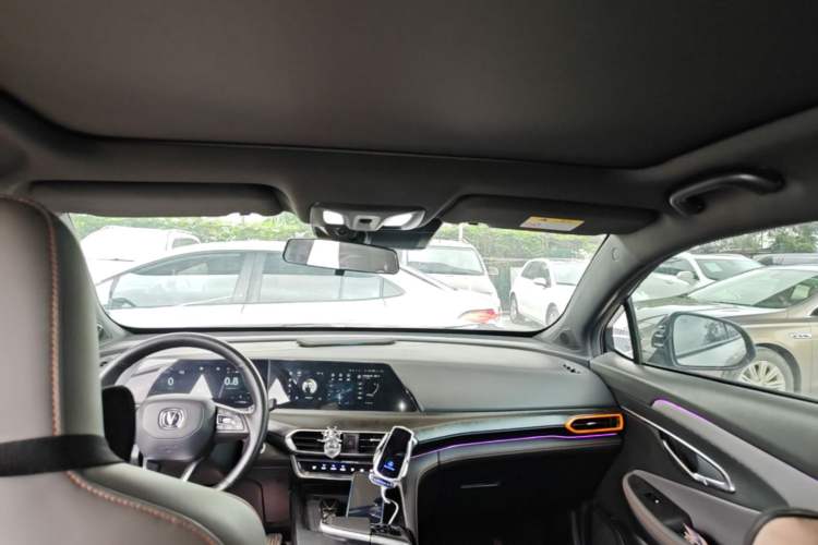 Used CHANGAN UNI-T 2022 1.5T Prestige Version Headliner
