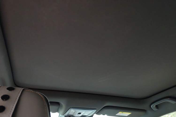 Used CHANGAN UNI-T 2022 1.5T Prestige Version Headliner