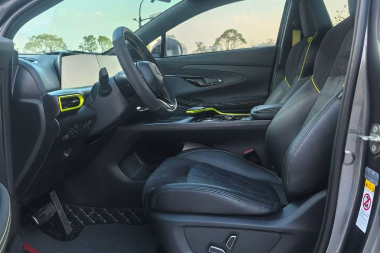 Used CHANGAN UNI-T 2022 2.0T Sport Edition Premium Version Interior 10
