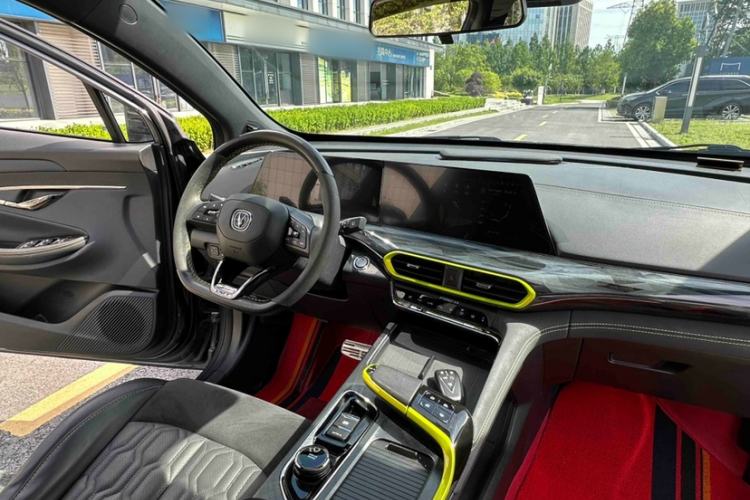Used CHANGAN UNI-T 2022 1.5T Sport Edition Flagship Version Interior 11