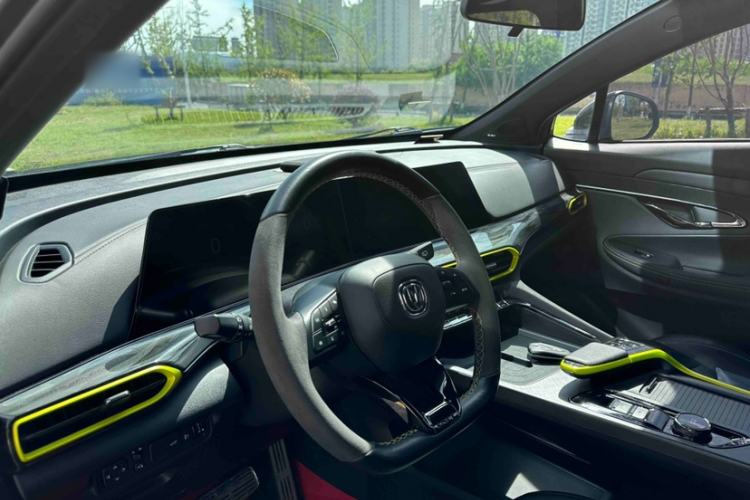 Used CHANGAN UNI-T 2022 1.5T Sport Edition Flagship Version Interior 2