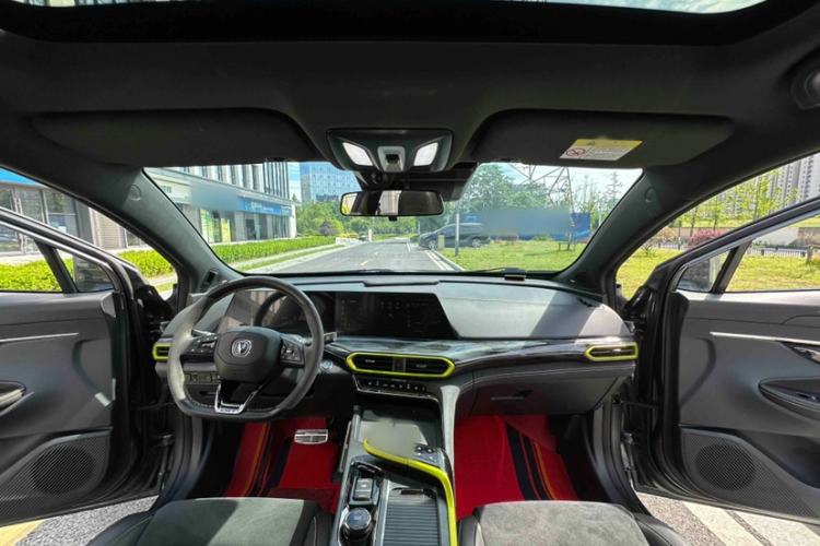 Used CHANGAN UNI-T 2022 1.5T Sport Edition Flagship Version Interior 4