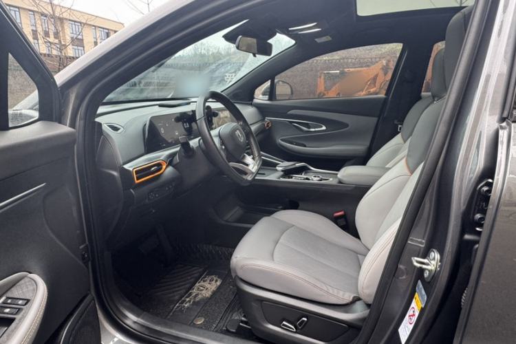 Used CHANGAN UNI-T 2022 1.5T Prestige Version Interior 4