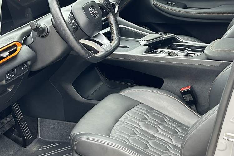 Used CHANGAN UNI-T 2022 1.5T Sport Edition Premium Version Interior 4