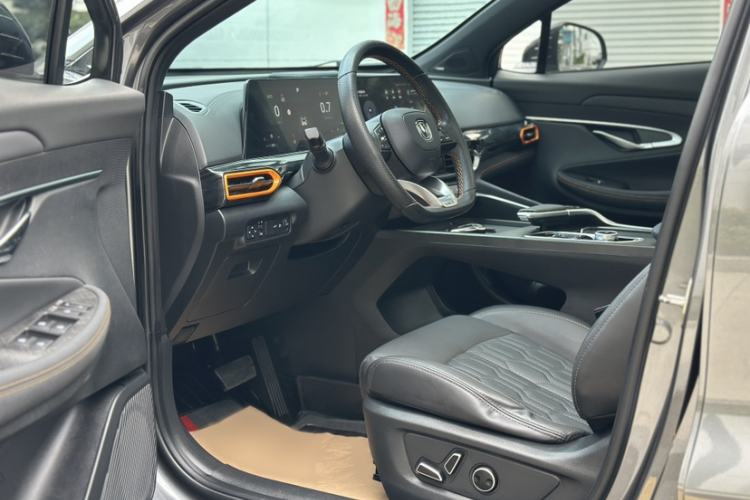 Used CHANGAN UNI-T 2022 1.5T Flagship Edition Interior 5