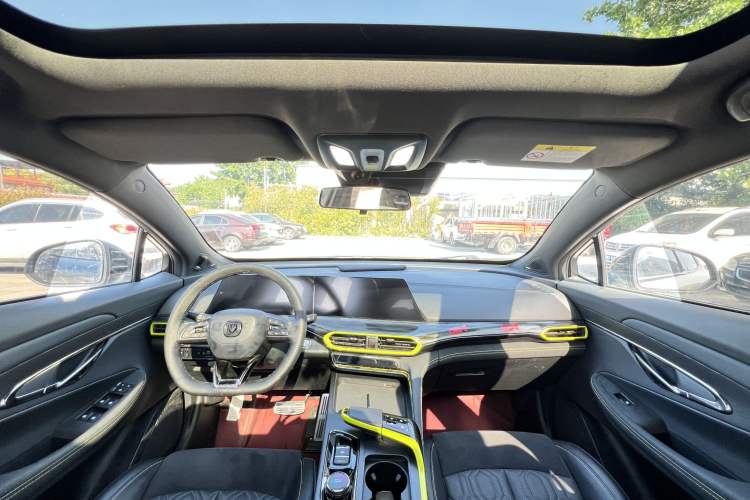 Used CHANGAN UNI-T 2022 1.5T Sport Edition Flagship Version Interior 5