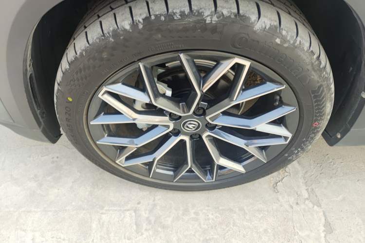 Used CHANGAN UNI-T 2022 1.5T Prestige Version Left Front Wheel Hub