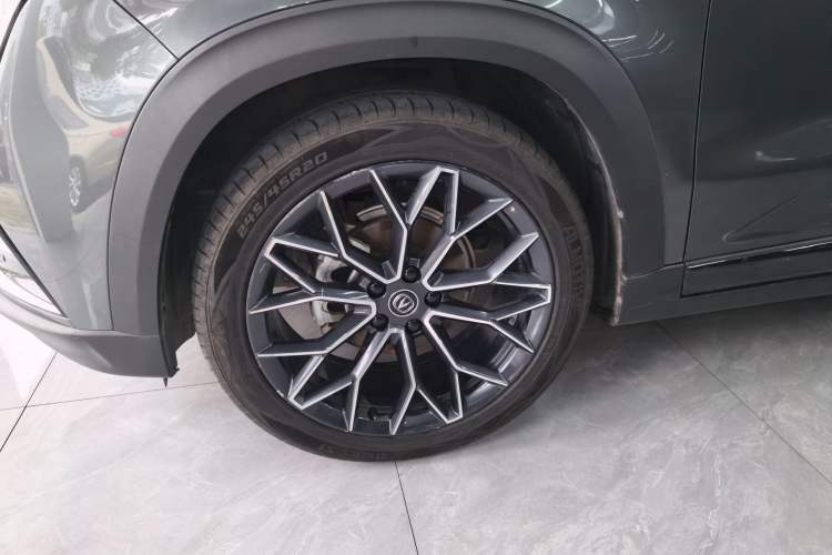 Used CHANGAN UNI-T 2022 1.5T Prestige Version Left Front Wheel Hub