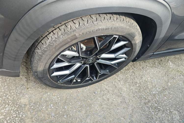 Used CHANGAN UNI-T 2022 1.5T Prestige Version Left Front Wheel Hub