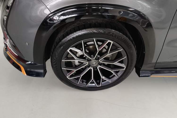 Used CHANGAN UNI-T 2022 1.5T Sport Edition Flagship Version Left Front Wheel Hub